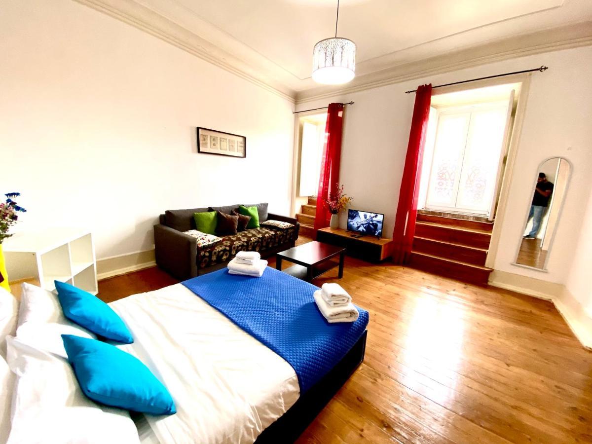 Classic Chiado 1 - Central Guest House Room With Shared Bathroom ลิสบอน ภายนอก รูปภาพ