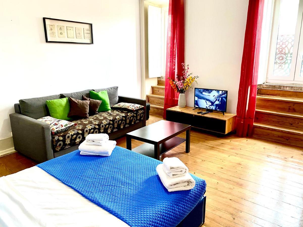 Classic Chiado 1 - Central Guest House Room With Shared Bathroom ลิสบอน ภายนอก รูปภาพ