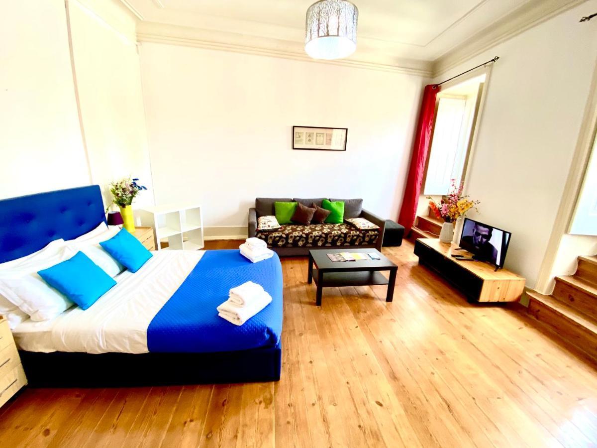 Classic Chiado 1 - Central Guest House Room With Shared Bathroom ลิสบอน ภายนอก รูปภาพ