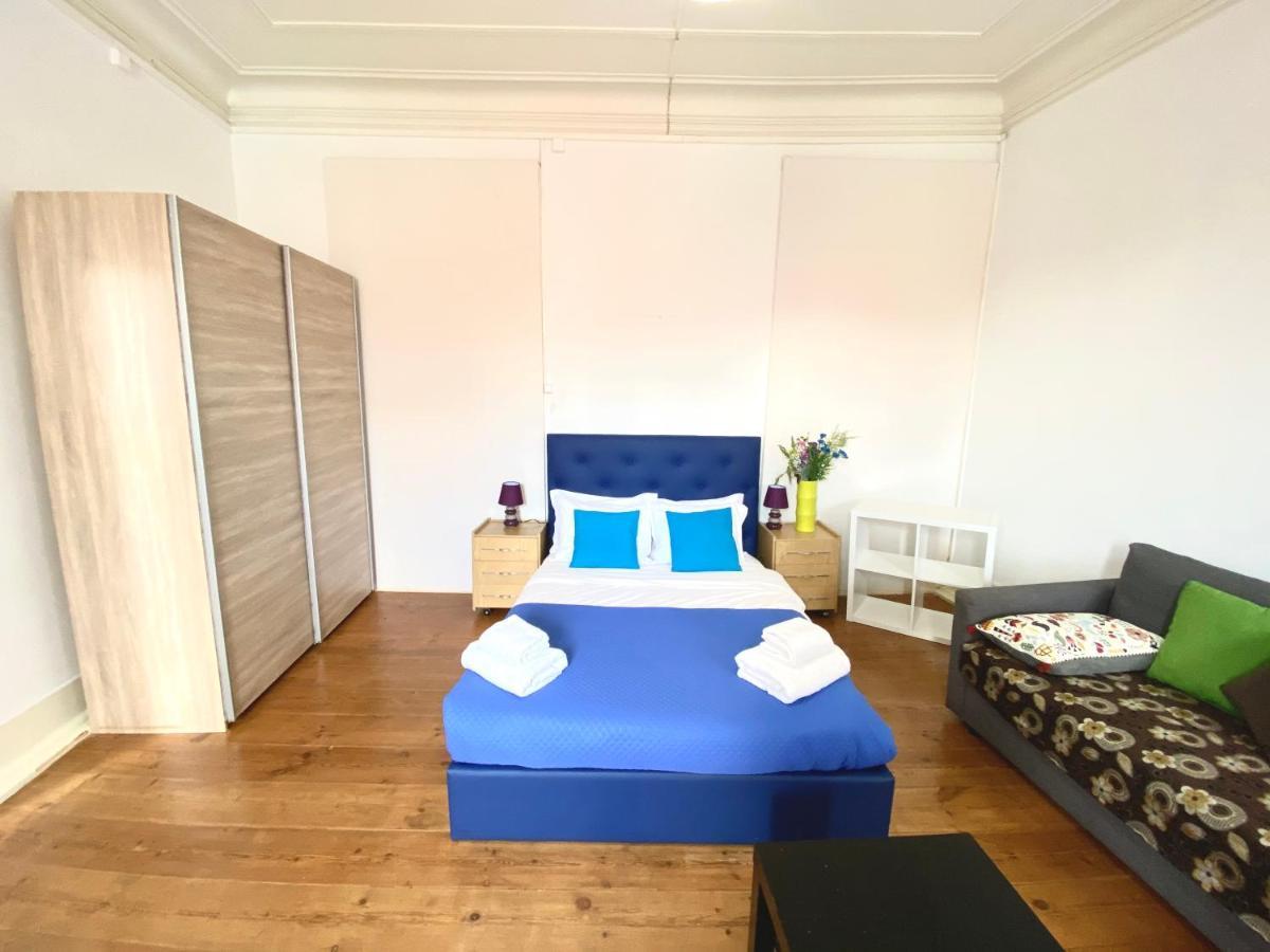 Classic Chiado 1 - Central Guest House Room With Shared Bathroom ลิสบอน ภายนอก รูปภาพ